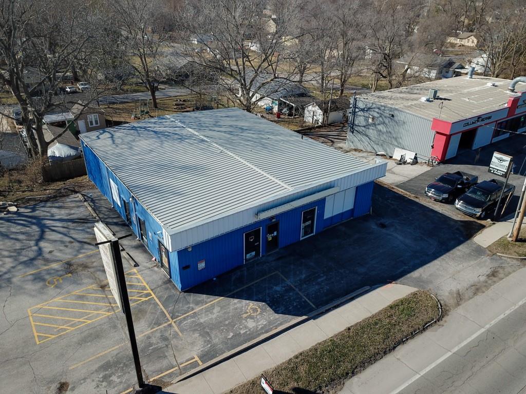 811 E 23rd St S, Independence, MO 64055