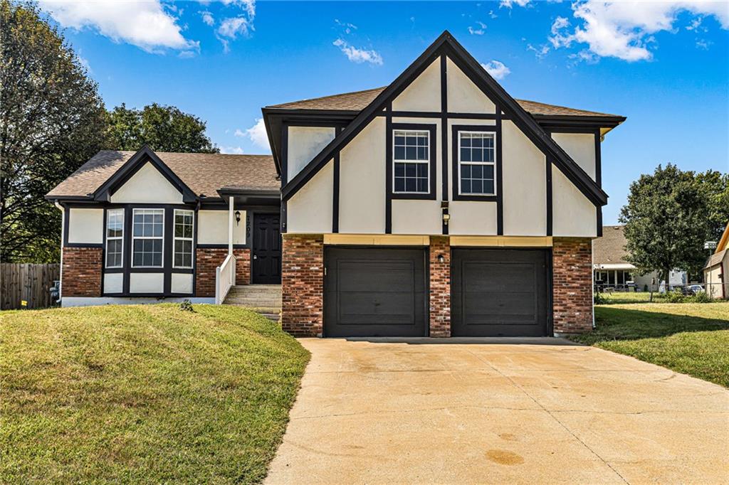 7209 E 133rd Cir, Grandview, MO 64030