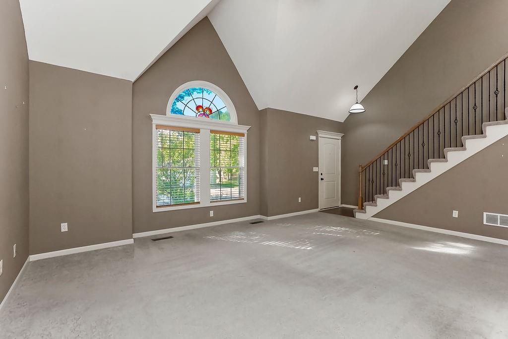 5 N Paola St, Paola, KS 66071