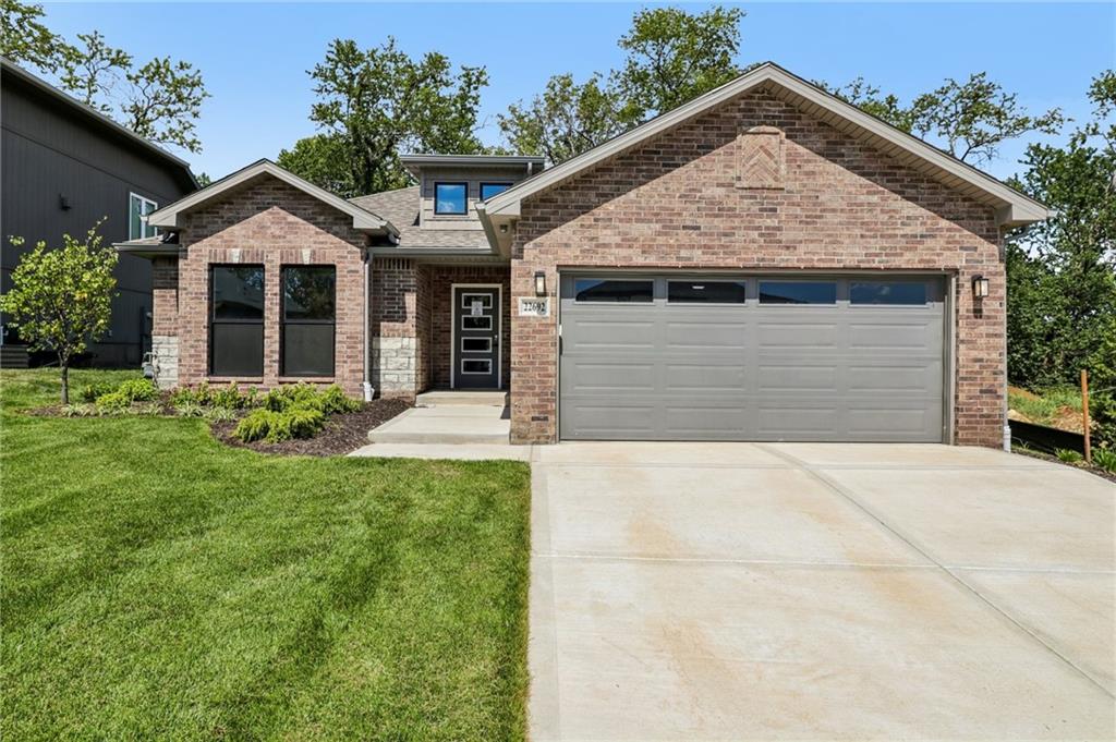 22692 W 87th St, Lenexa, KS 66227