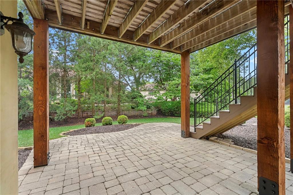3313 W 138th St, Leawood, KS 66224