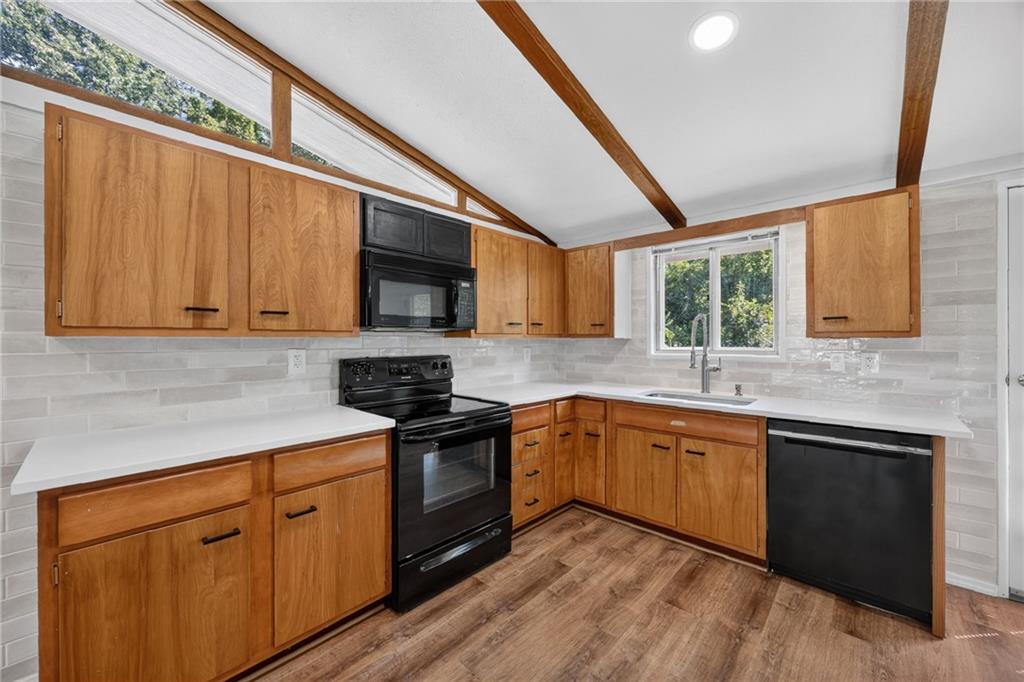 5707 N Highland Ave, Gladstone, MO 64118