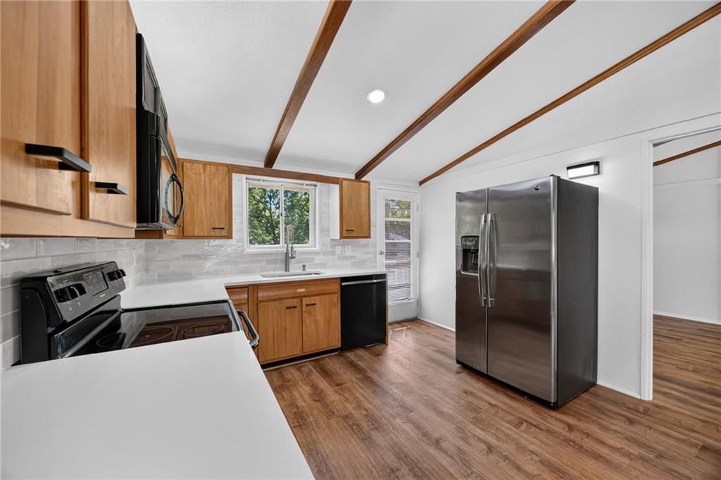 5707 N Highland Ave, Gladstone, MO 64118