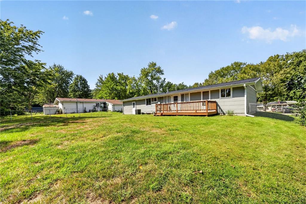 5707 N Highland Ave, Gladstone, MO 64118