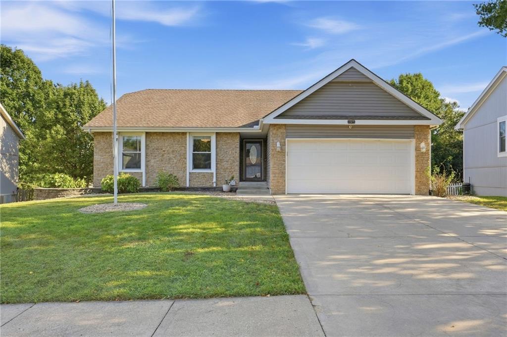 1505 NE 102nd St, Kansas City, MO 64155
