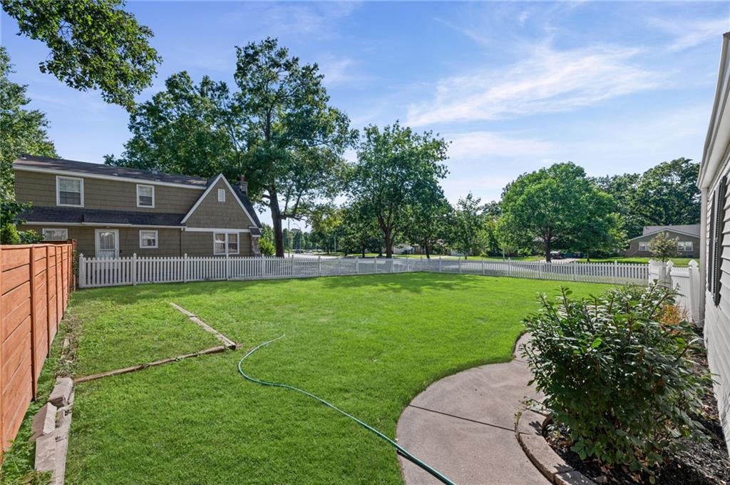 1111 W 77th Ter, Kansas City, MO 64114