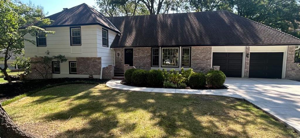 8129 Dearborn Dr, Prairie Village, KS 66208