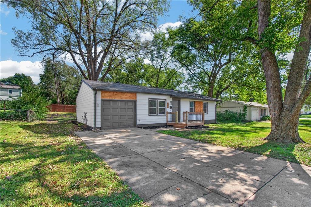 6303 E 153rd St, Grandview, MO 64030