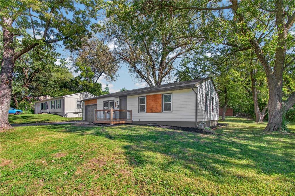 6303 E 153rd St, Grandview, MO 64030