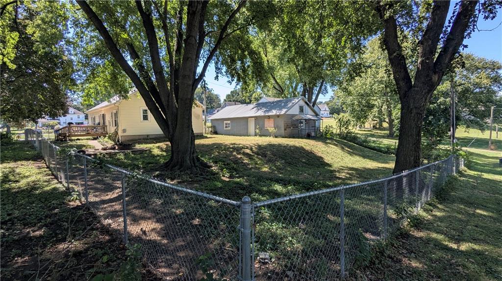 336 E Locust St, Troy, KS 66087