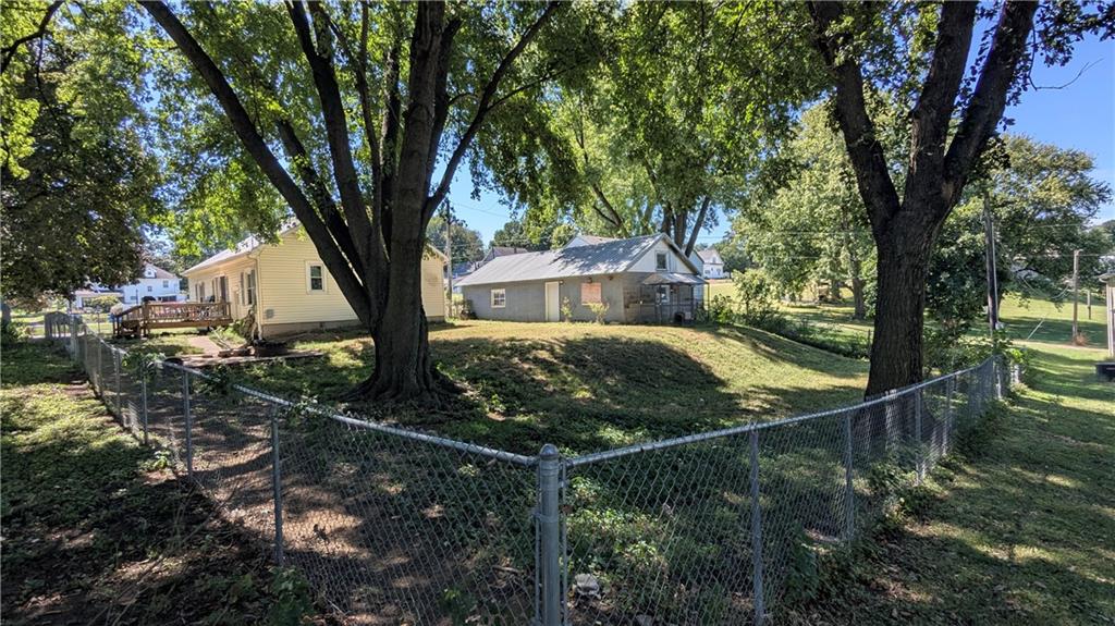 336 E Locust St, Troy, KS 66087