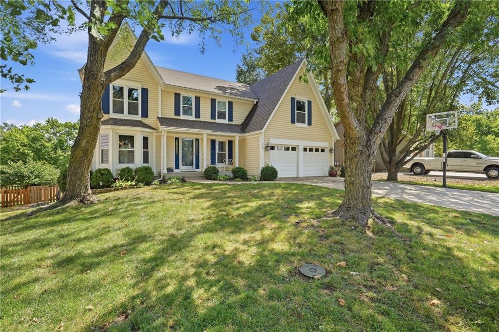 730 N Overlook Dr, Olathe, KS 66061