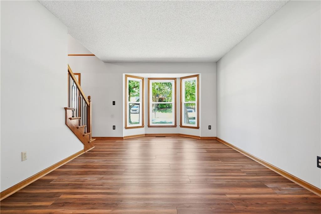 730 N Overlook Dr, Olathe, KS 66061
