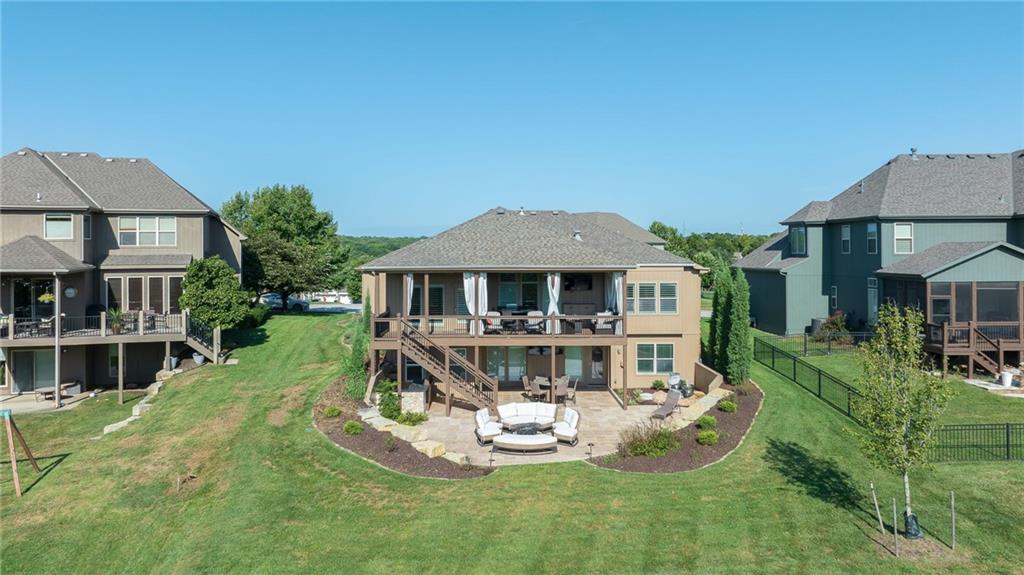 6472 N Whitetail Way, Parkville, MO 64152