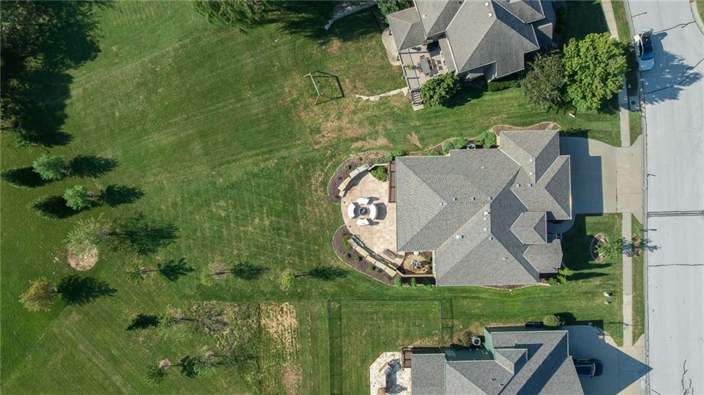 6472 N Whitetail Way, Parkville, MO 64152