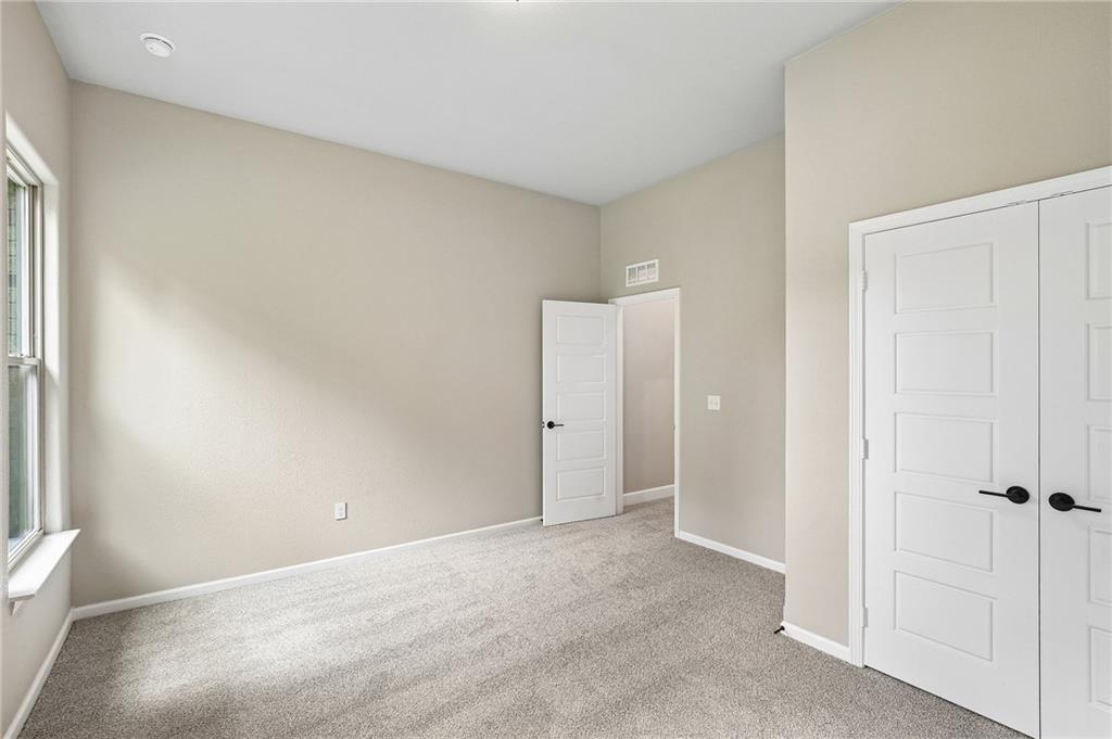 22675 W 89th St, Lenexa, KS 66227