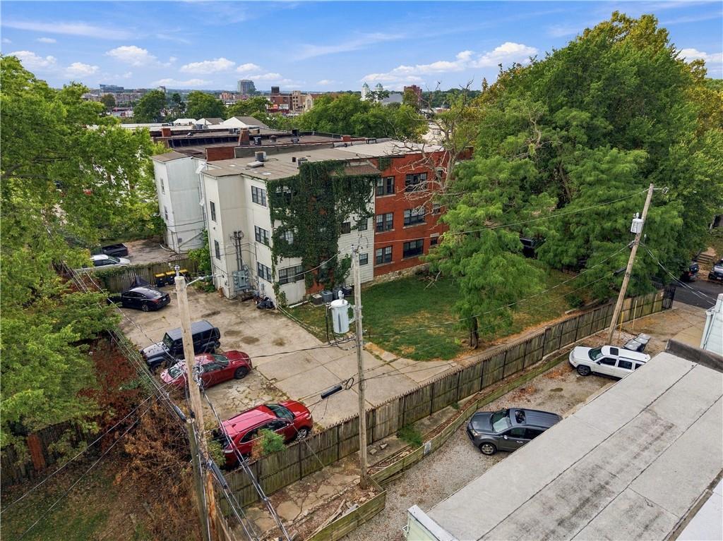 3813 Central St, Kansas City, MO 64111