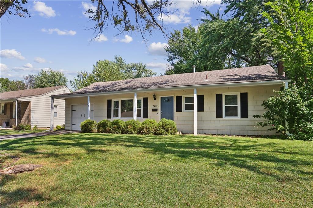 7217 Dearborn St, Overland Park, KS 66204