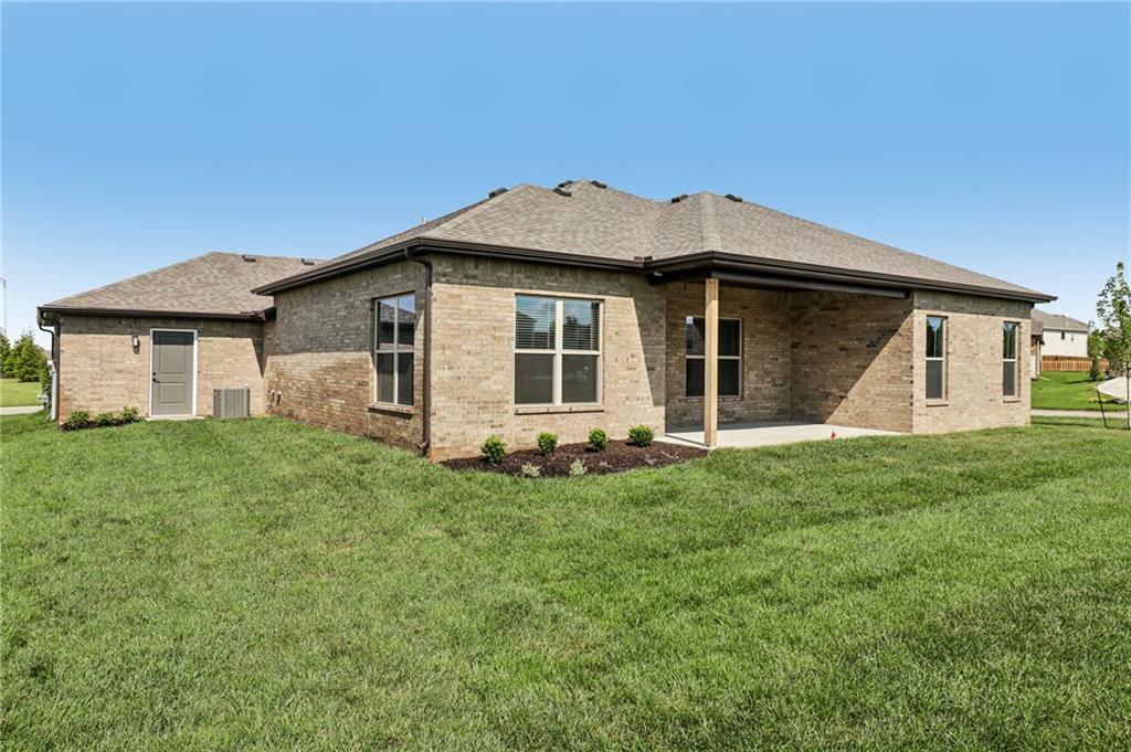 6634 Mccormick Dr, Shawnee, KS 66226