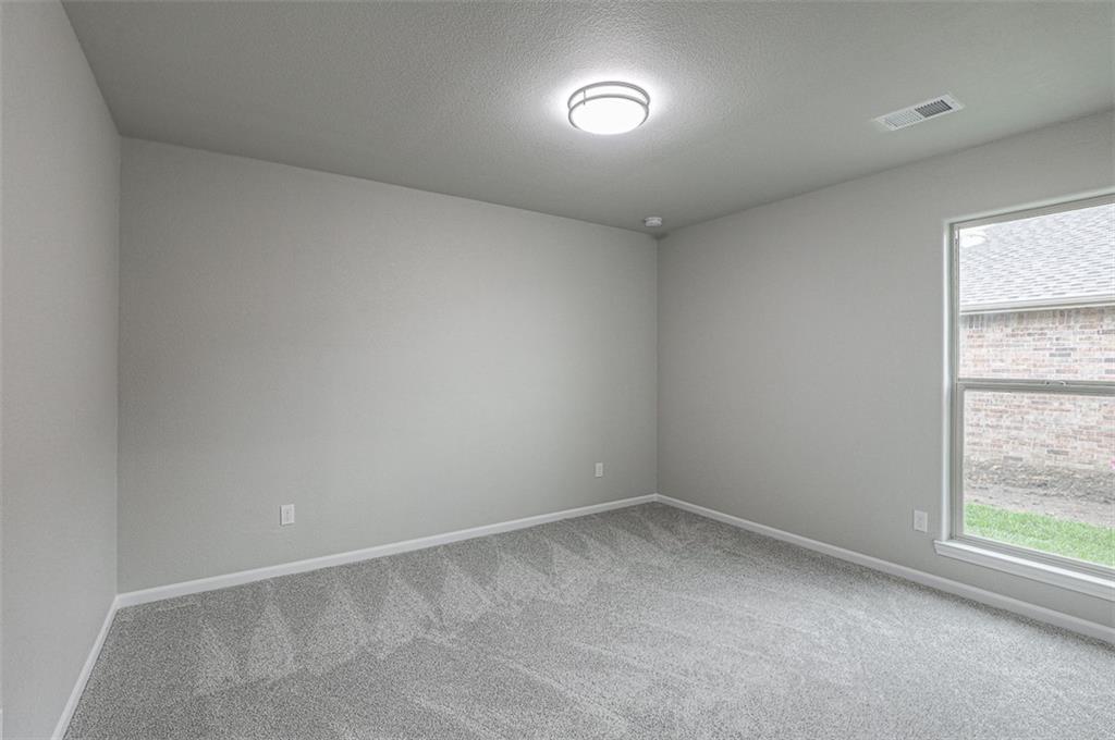 6751 Arapahoe Dr, Shawnee, KS 66226