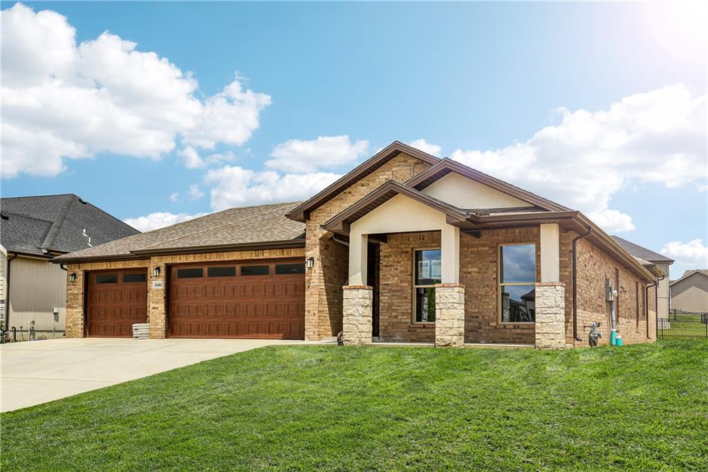 6745 Arapahoe Dr, Shawnee, KS 66226