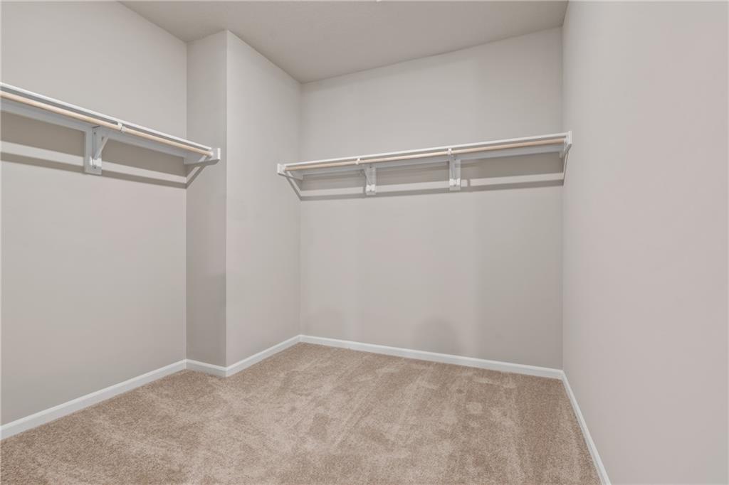 20330 W 195th St, Spring Hill, KS 66083