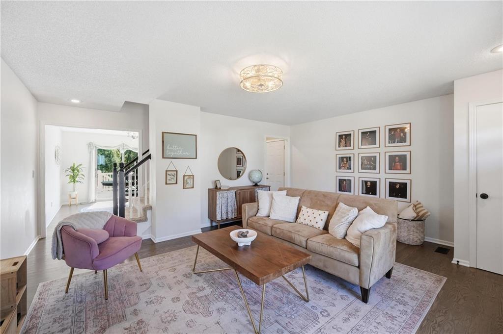 6122 N Coventry Ave, Kansas City, MO 64151