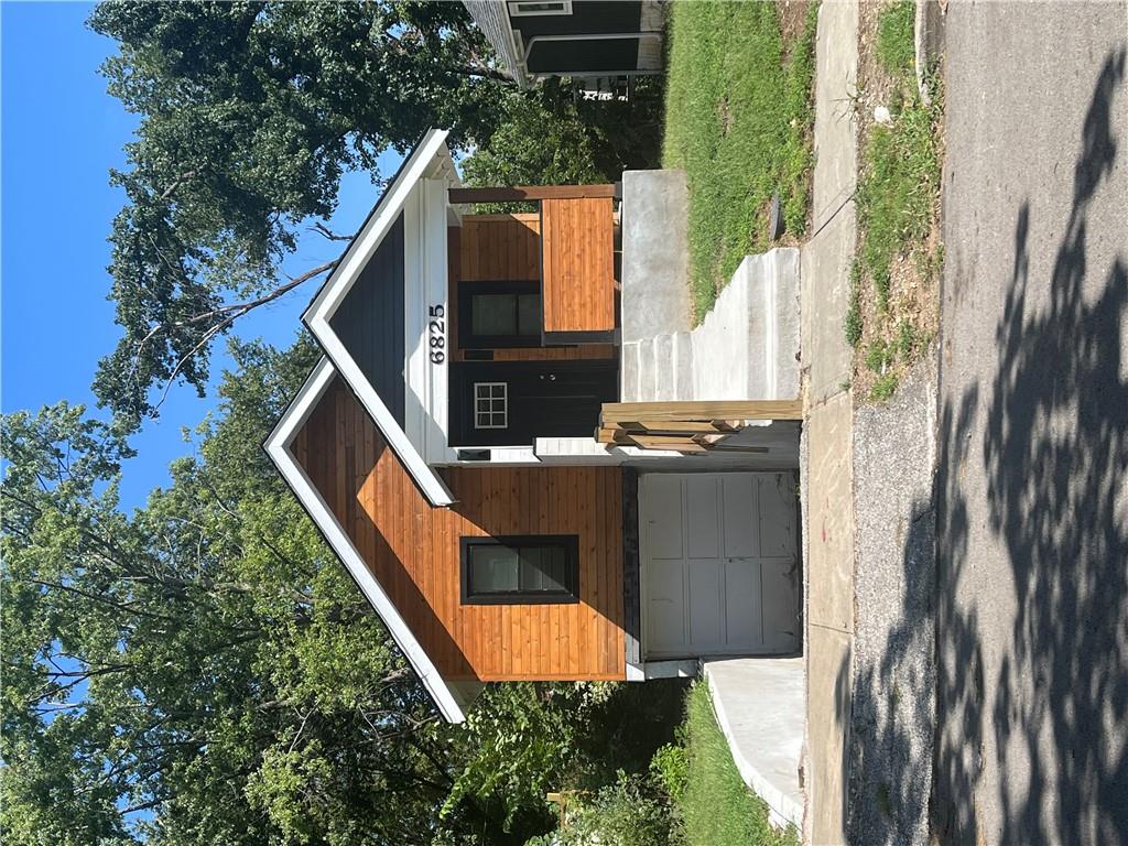 6825 S Benton Ave, Kansas City, MO 64132