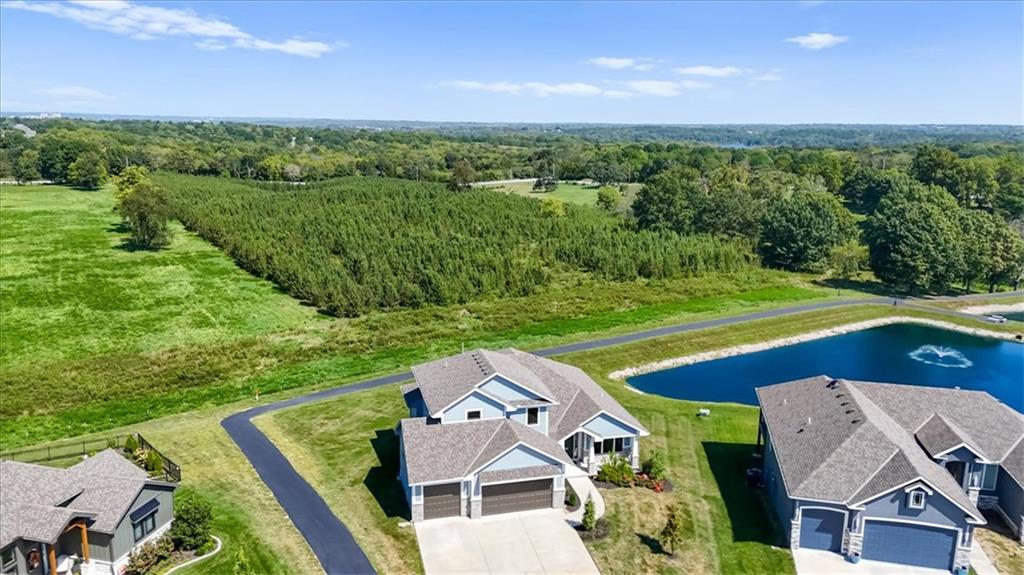 4813 NE Freehold Ct, Lee's Summit, MO 64064