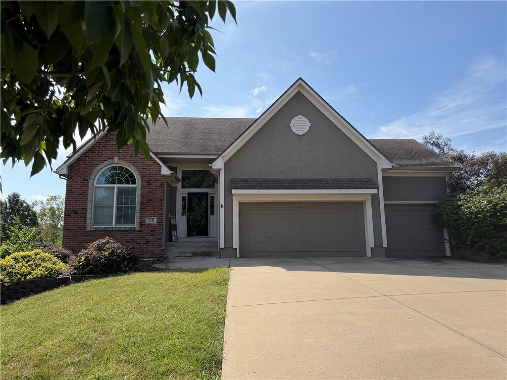 2621 SW 10th St, Lee's Summit, MO 64081
