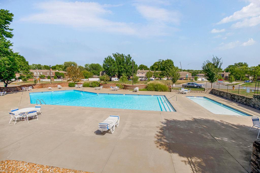 10106 W 96th #c Ter #C, Overland Park, KS 66214