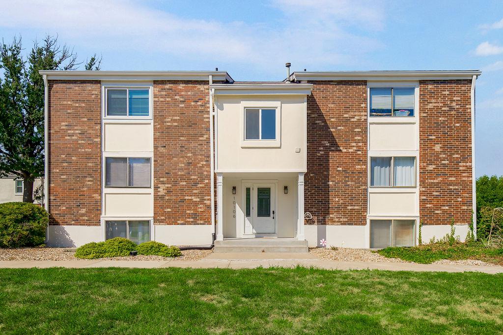 10106 W 96th #c Ter #C, Overland Park, KS 66214