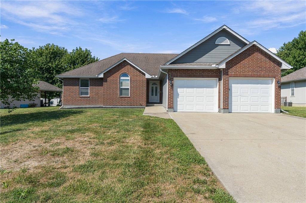 981 Owl Creek Pw, Odessa, MO 64076
