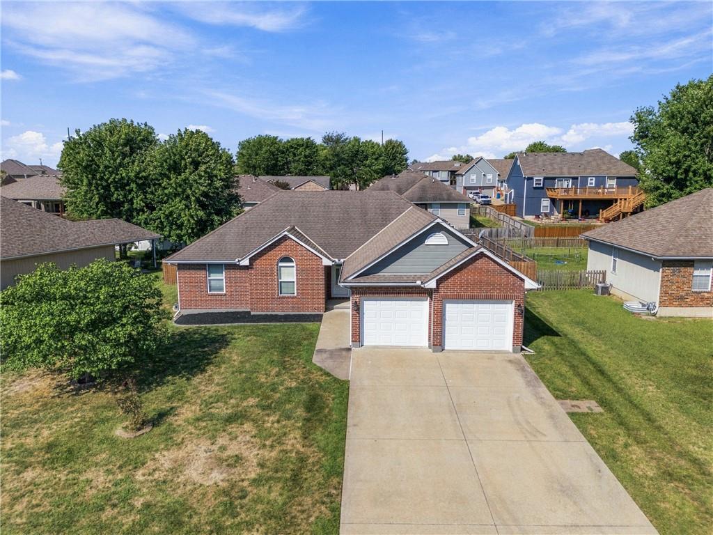 981 Owl Creek Pw, Odessa, MO 64076