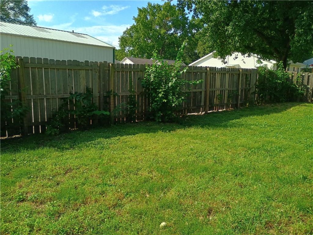 204 S 2nd St, Lansing, KS 66043
