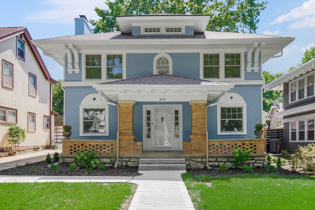809 W Gregory Blvd, Kansas City, MO 64114