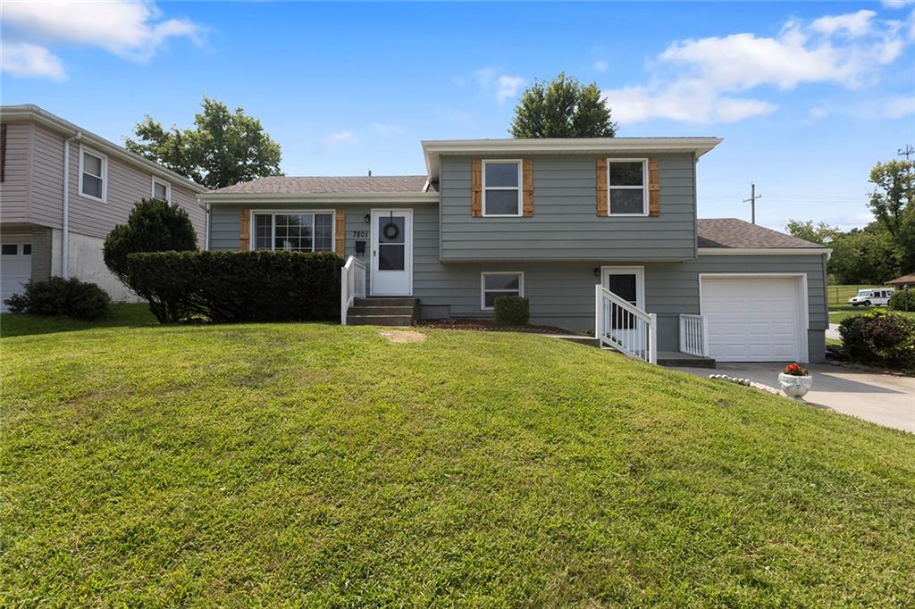 7801 NE San Rafael Dr, Kansas City, MO 64119