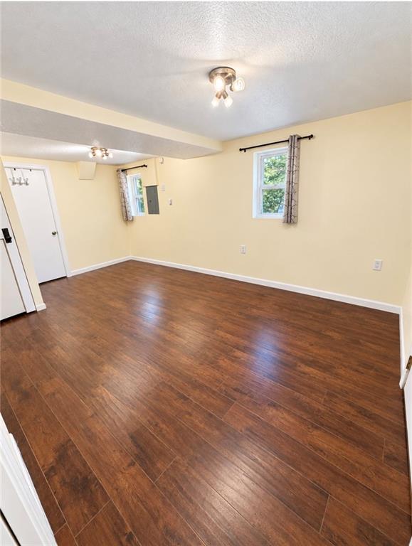 215 W 8th St, Maryville, MO 64468