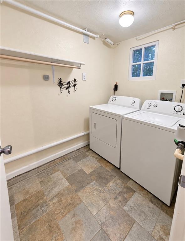 215 W 8th St, Maryville, MO 64468