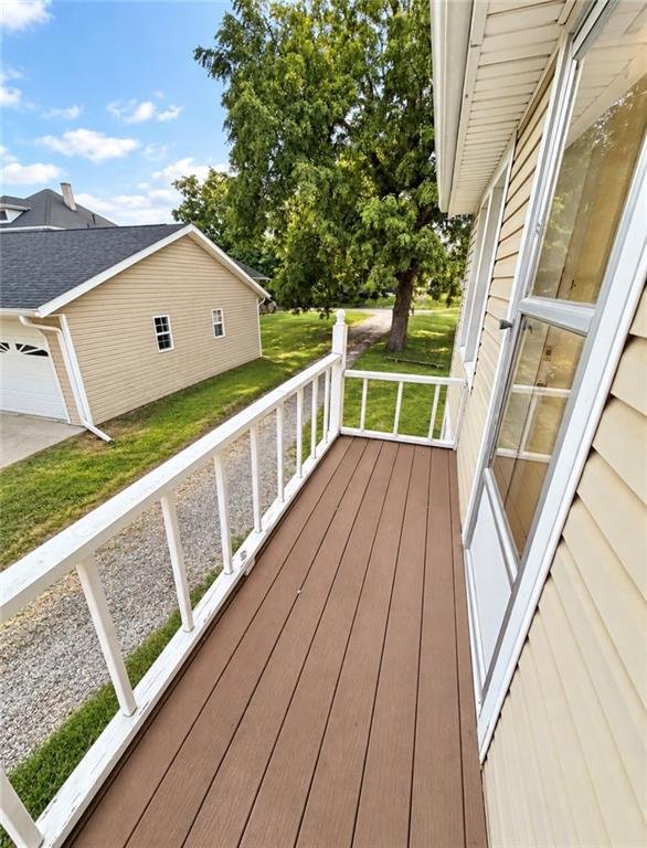215 W 8th St, Maryville, MO 64468