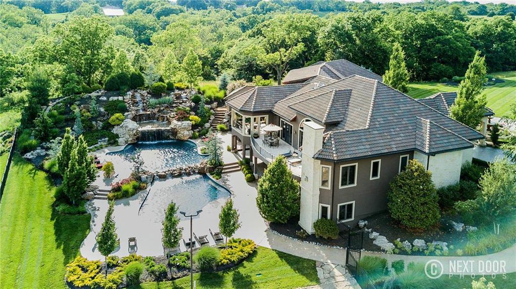 12673 NW 45 Hw, Parkville, MO 64152