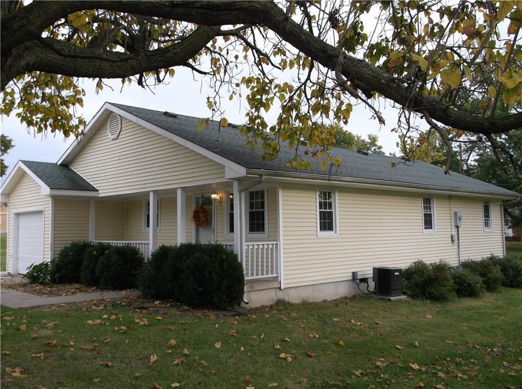 105 W Smith St, Smithton, MO 65350