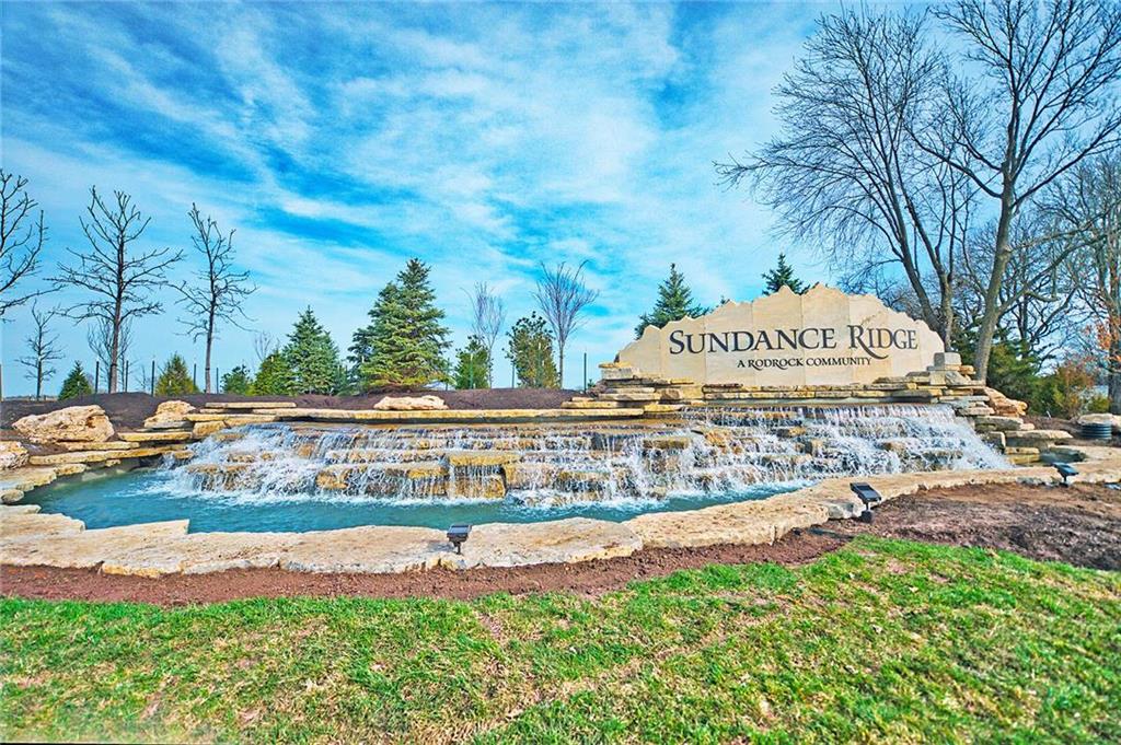 2825 W 176th St, Overland Park, KS 66085