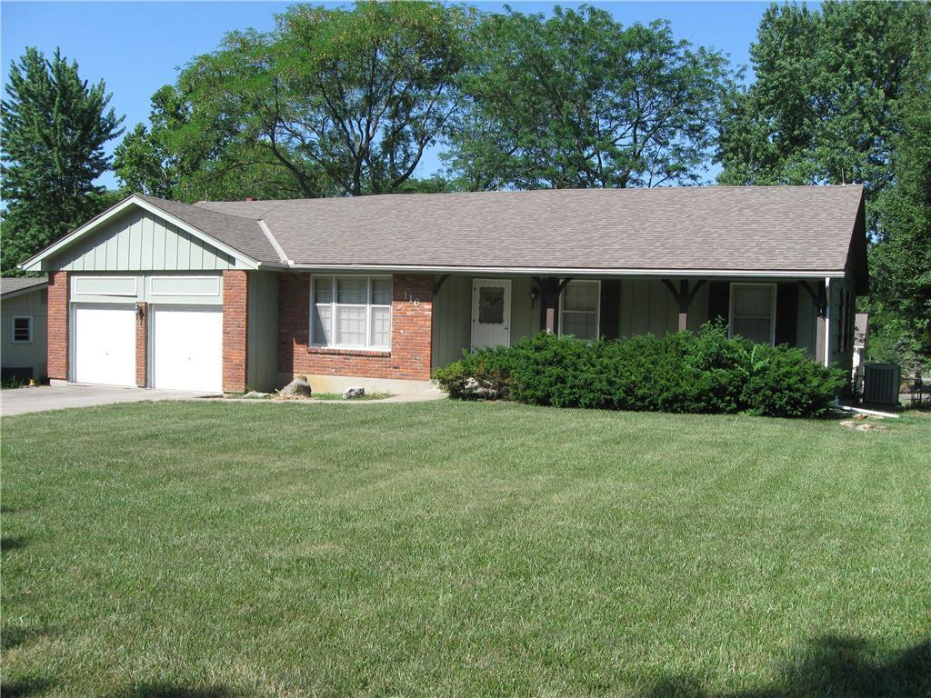 116 Tuscarora Ln, Lake Winnebago, MO 64034