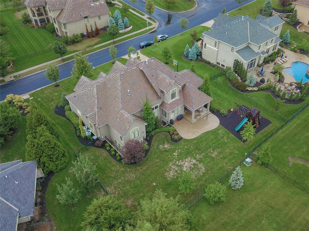11507 W 159th Ter, Overland Park, KS 66062