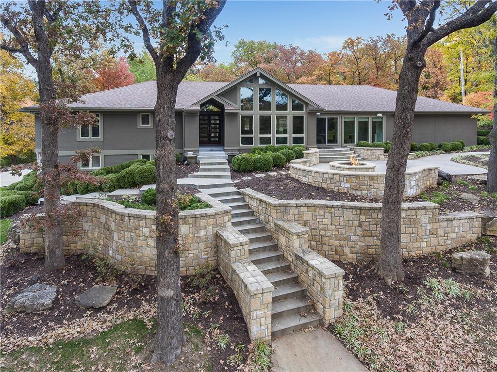15500 Johnson Dr, Shawnee, KS 66217