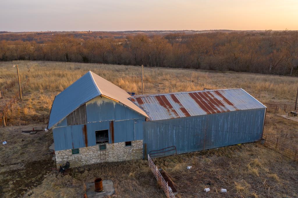 836 E 300 Rd, Overbrook, KS 66524