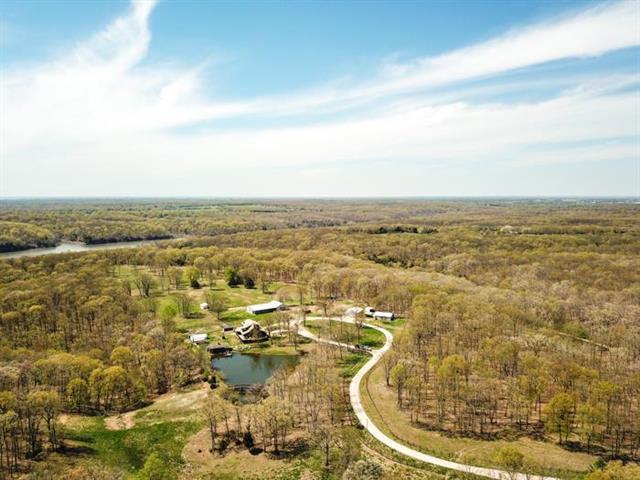 585 SE 971st Rd, Clinton, MO 64735
