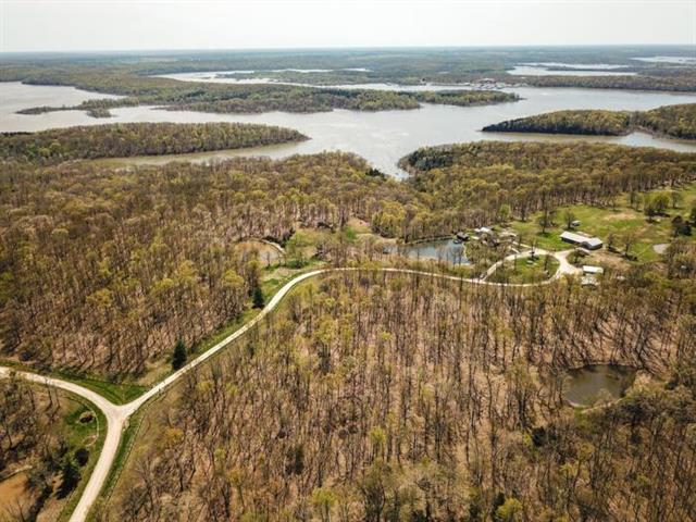 585 SE 971st Rd, Clinton, MO 64735
