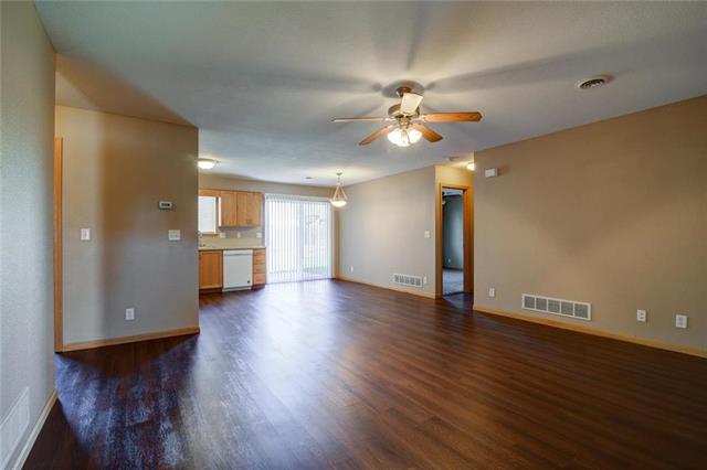 513 Stonedale Dr, Manhattan, KS 66503